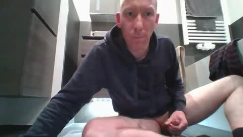 jak_81 online show from November 4, 4:08 pm