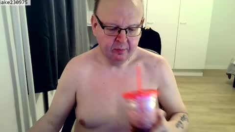 Jake2309 online show from April 15, 7:06 pm