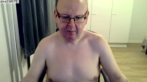 Jake2309 online show from April 18, 7:58 pm