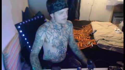 showingitoff online show from November 18, 6:16 am