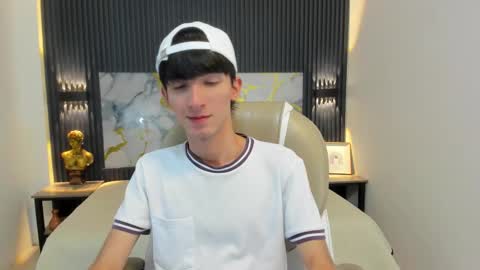 Snapshot of jake_evanss_ chatting on October 16, 8:40 pm JAKE online show from October 16, 8:40 pm