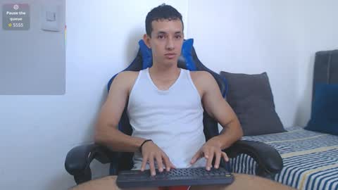 Hi guys im new 3 online show from December 17, 3:19 pm