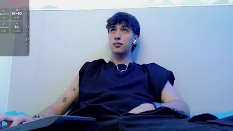 jake_tripp online show from November 21, 5:05 am