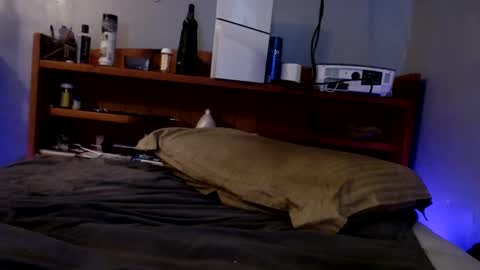 what you in too online show from September 14, 9:22 am