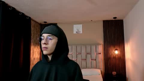 james_adamss_ online show from February 11, 12:20 pm