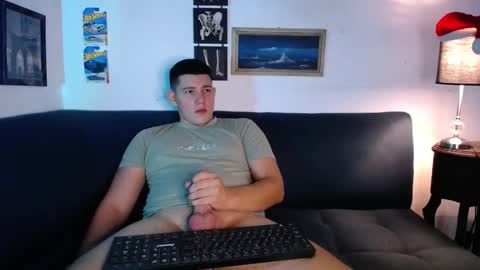 james_cr online show from December 5, 1:49 am