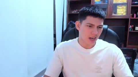 james_cr online show from February 22, 10:09 pm