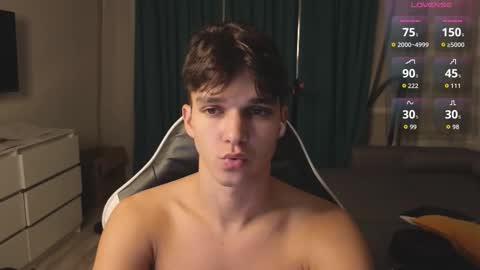 Snapshot of james_friends chatting on October 5, 9:55 pm James online show from October 5, 9:55 pm