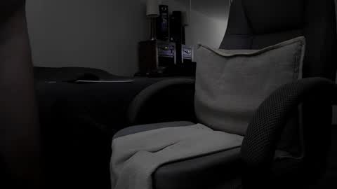 Snapshot of jamesbondage_0069 chatting on December 8, 6:06 pm James Bondage online show from December 8, 6:06 pm