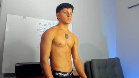 jamesgolden_ online show from October 29, 11:27 pm