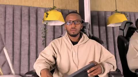 James  online show from April 16, 12:22 am