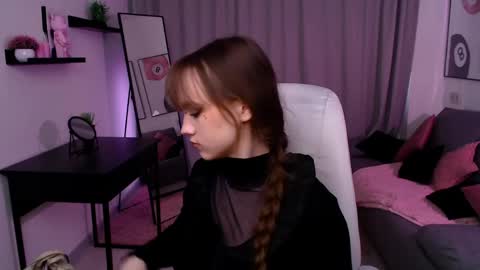 jamie_chung online show from April 13, 3:11 am