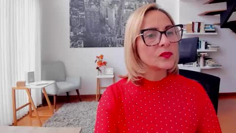 Snapshot of janeturner chatting on October 22, 1:24 pm JANE TURNER MILF online show from October 22, 1:24 pm
