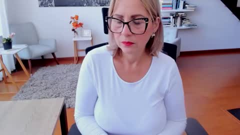 Snapshot of janeturner chatting on October 23, 1:34 pm JANE TURNER MILF online show from October 23, 1:34 pm