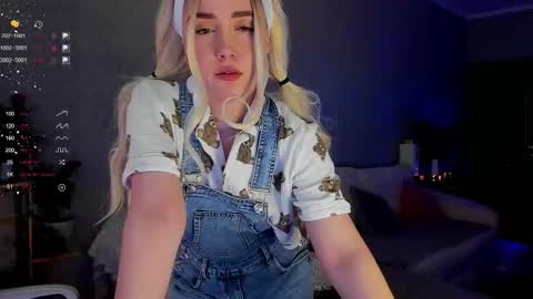 Snapshot of janice_sweet chatting on October 8, 2:19 am Janice online show from October 8, 2:19 am
