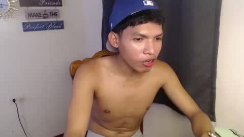 janlloyd04 online show from October 3, 8:00 am