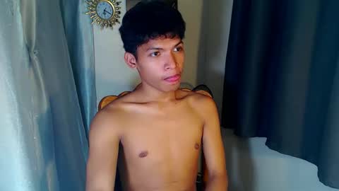 janlloyd04 online show from March 25, 11:17 am