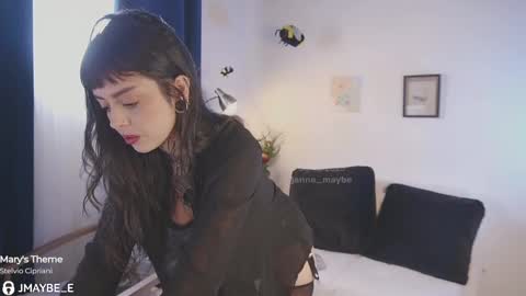   jmaybe e online show from October 3, 3:31 pm