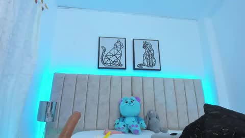 Snapshot of janne_moore chatting on March 10, 11:23 am Jane online show from March 10, 11:23 am