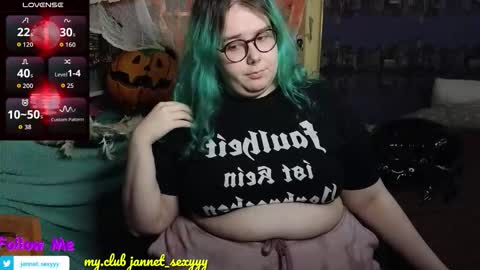 Snapshot of jannet_star chatting on October 31, 12:55 am Jannet online show from October 31, 12:55 am