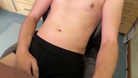 janni_95 online show from April 18, 8:05 am