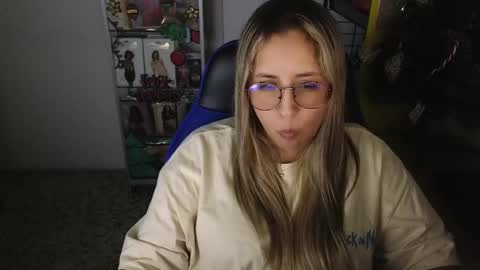 jes online show from December 6, 2:44 pm