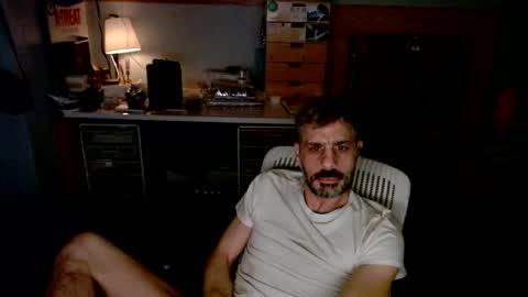 Snapshot of jareth_returns chatting on February 25, 5:52 am jareth_returns online show from February 25, 5:52 am