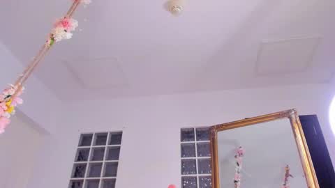 JassyeJoy online show from November 19, 5:40 am