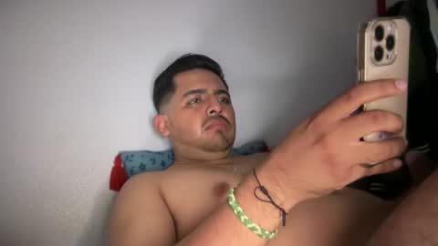 Snapshot of javiermichi chatting on October 31, 5:30 am javiermichi online show from October 31, 5:30 am