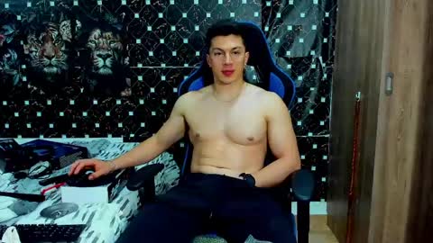 Javier online show from April 9, 6:30 am