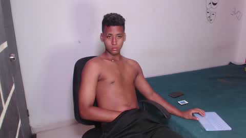 Javier online show from December 8, 12:24 am