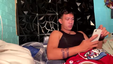 jay em online show from December 25, 2:45 pm