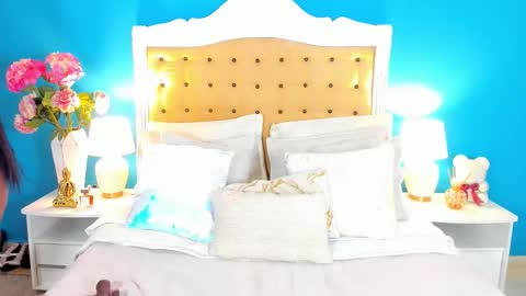 jaydawayda_ online show from February 7, 9:45 am