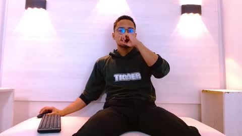 Jayden Morris online show from November 12, 11:12 am