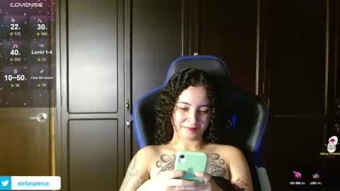 Snapshot of jaydensalvatore_ chatting on January 16, 10:12 pm      online show from January 16, 10:12 pm