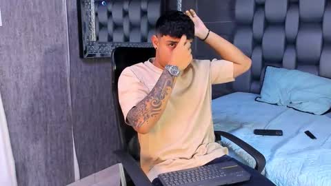 Snapshot of jaze_bradley chatting on October 15, 11:33 am jaze_bradley online show from October 15, 11:33 am