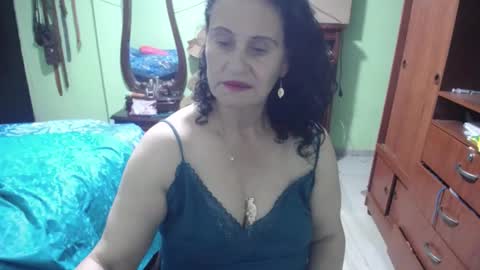 Snapshot of jazmin_rios chatting on February 16, 12:41 am jazmim online show from February 16, 12:41 am