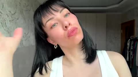 jazminedorn online show from May 2, 1:50 pm