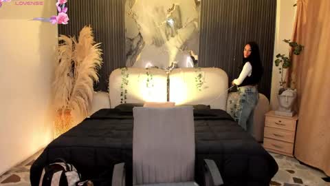 Jazminrusso  online show from June 8, 6:47 am