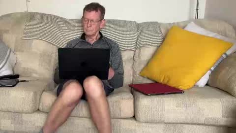 Snapshot of jcar57 chatting on December 4, 12:52 pm Jon online show from December 4, 12:52 pm