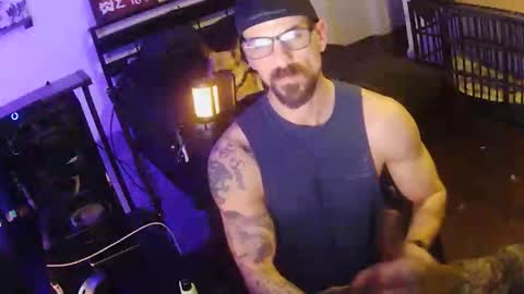 jdcornett85 online show from February 26, 7:01 am