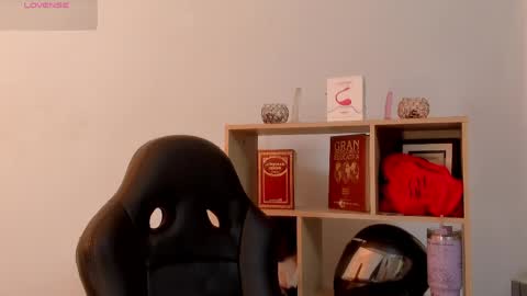 Jeanne Williams online show from May 22, 1:40 pm