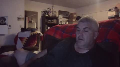 dadbody71 online show from March 14, 2:26 am