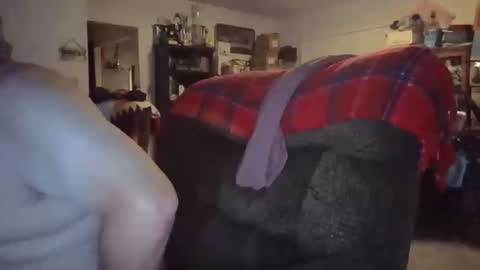 dadbody71 online show from May 17, 2:10 am