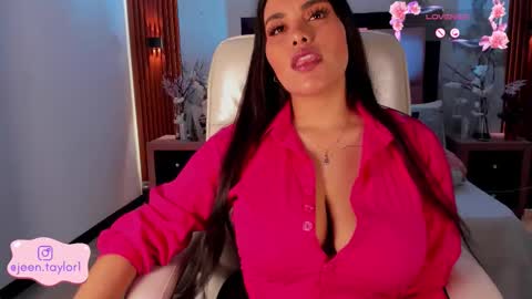 Jeen Taylor online show from December 15, 8:16 pm