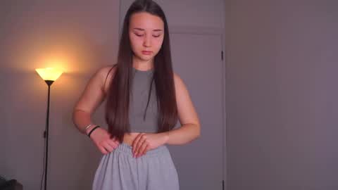 Molly online show from November 1, 4:00 am