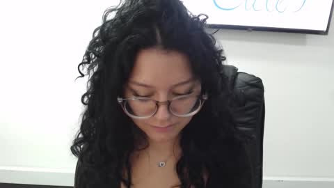 jenn online show from January 7, 10:59 pm