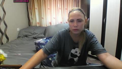 JenniDeep online show from July 5, 7:37 am