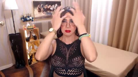 jenniegarcia online show from April 7, 2:19 pm