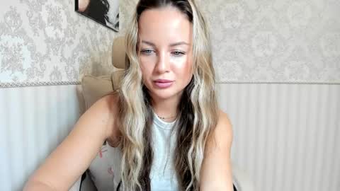 Snapshot of jennifer838 chatting on October 31, 6:19 pm Jennifer online show from October 31, 6:19 pm